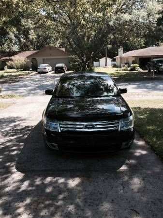 2008 ford taurus sel, very nice only  69000 miles