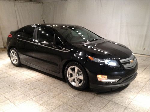 12 chevy volt hybrid navigation leather moonroof heated seats bose audio