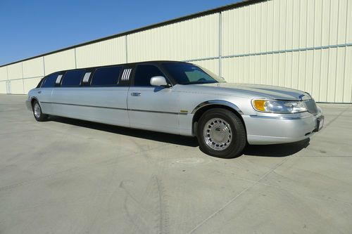2000 lincoln limousine