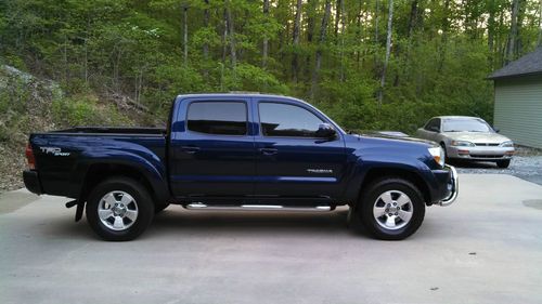 2006 toyota tacoma double cab, 4x4, automatic, one owner, trd sport package