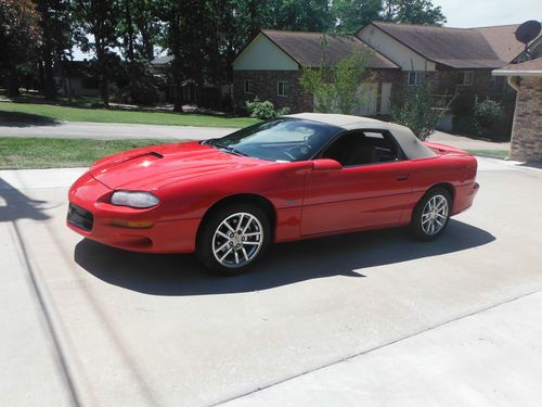 35th ann. edition, ls1, 6 speed, convertible, red camaro,, one owner, 68k