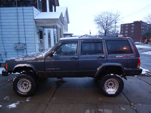 Jeep cherokee 2001 xj great condition, lifted, road ready