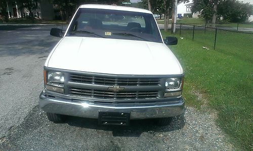 1999 chevy 2500,,2wd truck  97xxx miles,,runs strong with very good maintenance
