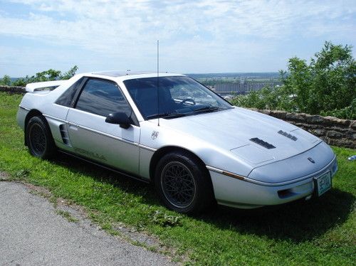 1988 pontiac fiero formula 5-speed manual fast mods restored excellant cond