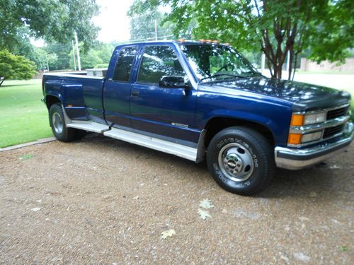 Chevrolet 3500 extended cab 2wd