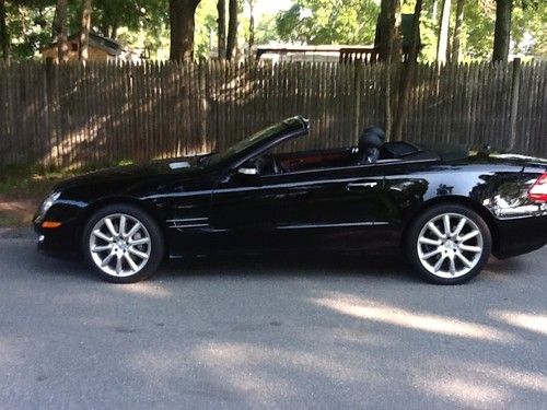 Sl550 - low mileage - pristine - black  - garaged and maintained -clean carfax