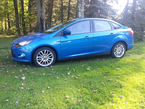 2012 ford focus se candy blue, 2.0l, automatic transmission, sharp looking