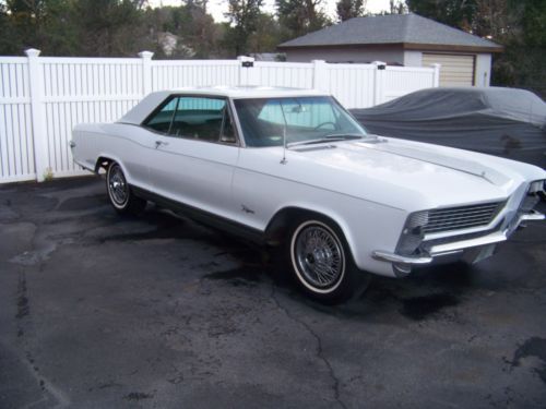 1965 buick riviera  low miles clean western car