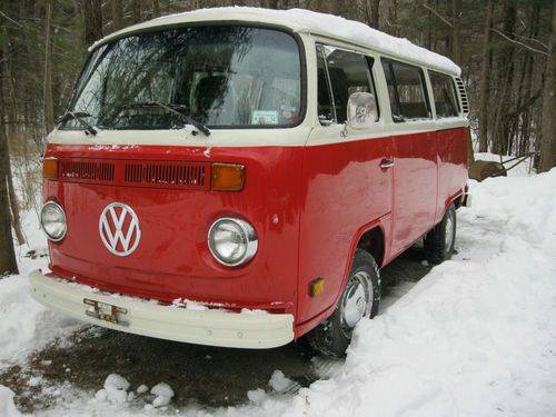 1976 volkswagen bus -red/white- vw transporter - type 2 microbus