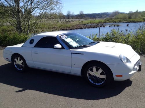 3.9 liter v-8, 5 speed auto, convertible, hard top stand, 6 disc cd, &#034;one owner&#034;