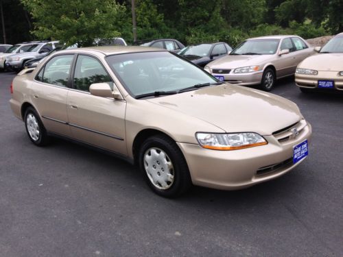 No reserve nr 2000 honda accord lx everything working super clean great tires