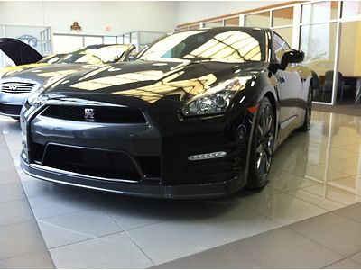 2013 nissan gtr premium 1300.0 miles save thousands clean carfax one owner