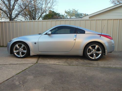 2006 nissan 350z silver coupe, only 59,000 miles, xenon, xm, ipod, 6-speed