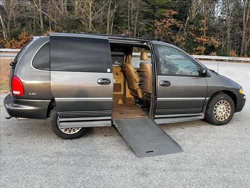 1998 chrysler town and country handicap wheelchair van, w/ hand controls