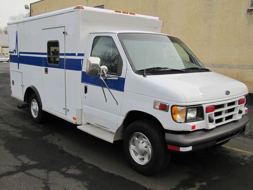 Ford e-350 ambulance vehicle, 7,3liter v8 turbodiesel, medical vehicle