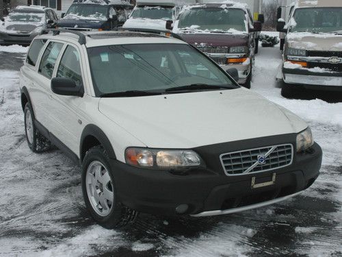 2002 volvo v70 xc cross country - awd,  extra clean!