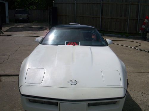 1987 corvette white/red