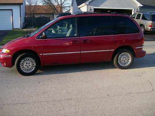 1996 chrysler town and country mini van