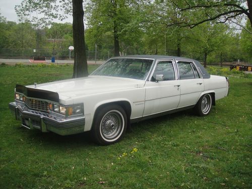 1977 cadillac fleetwood brougham diamond edition in good condition.