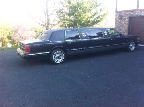 1996 lincoln limousine , personal limo navy ext and navy interior great shape!