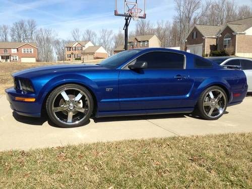 2006 ford mustang gt premium  20" wheels $3500 upgrades shaker 1000