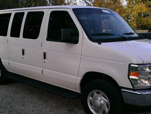 2008 ford e-350 12 passenger van with bucket seats