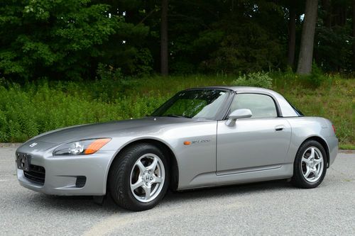 Honda s-2000 2003 silverstone convertible with oem hard top and stand