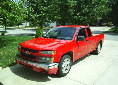 2004 chevy colorado ls extended cab, beautiful red exterior, 4 door, k&amp;n perform