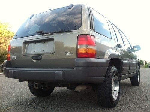 1998 jeep grand cherokee 4.0l  * very clean * well kept * winter is coming !!!!
