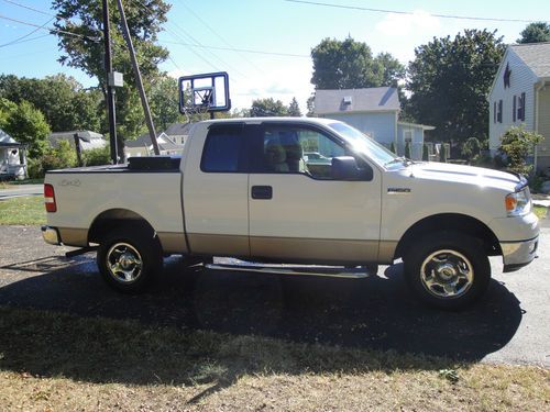 2005 ford f150 4x4 extended cab, white