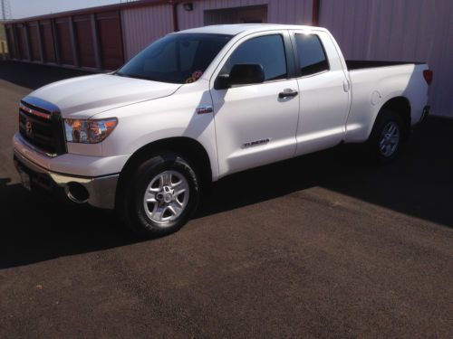 Perfectionist owned, super white, tundra 4x4 double cab 5.7l v8