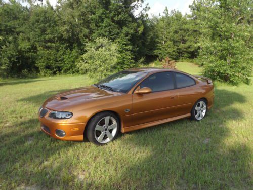 2006 pontiac gto. 6.0.. flowmasters  rare color....great condtion