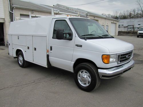 Ford e-350 super duty utility box truck!!! low miles!!! one owner! autocheck!