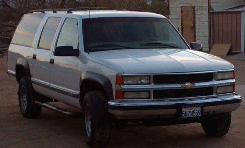 Chevrolet suburban 2500 4x4 lt