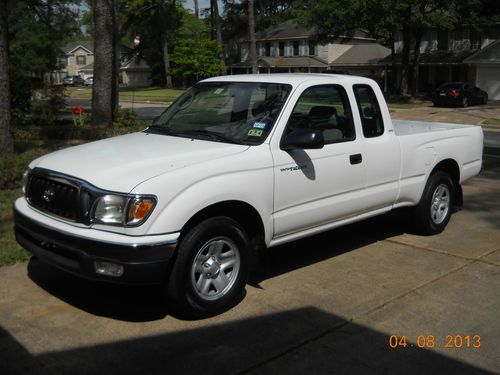 2004 toyota tacoma base extended cab pickup 2-door 2.4l