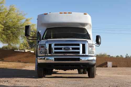 No reserve!! 2008 ford e-450 super duty party / transport bus - great condition