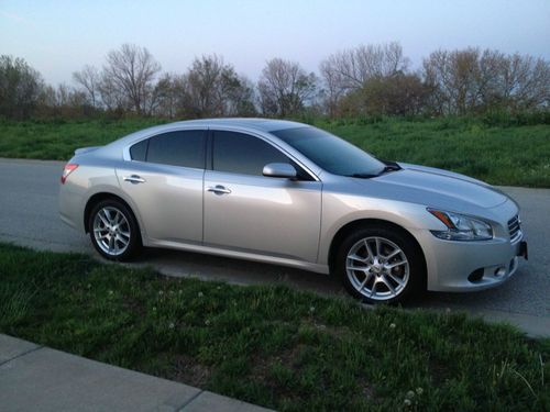 2011 nissan maxima 3.5s fully rebuilt and serviced. *look*