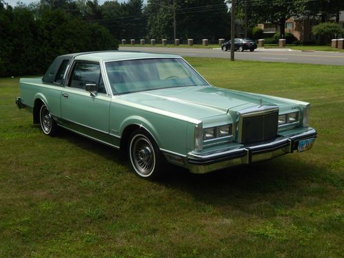 1981 lincoln town car-like new