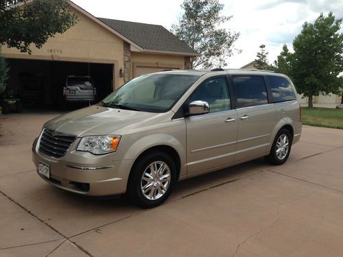 Limited chrysler town &amp; country like new low low miles