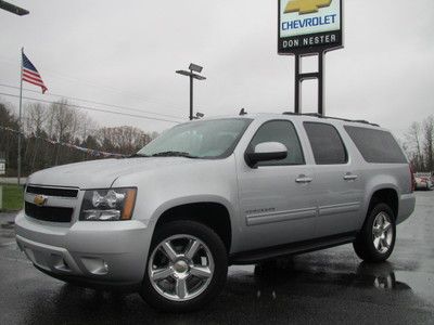 12 chevy suburban 4x4 20" wheels heated leather back up cam bluetooth bose 1 own