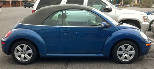 2007 vw new beetle convertible with low miles and all the bells and whistles
