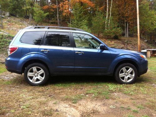 2010 subaru forester 2.5 premium with panoramic roof, *blue*