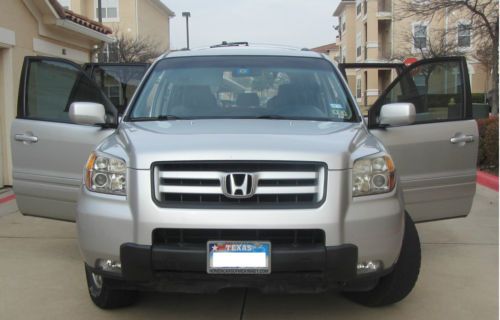 Honda pilot 2007 ex - excellent condition- clean carfax-new battery,tires,hitch