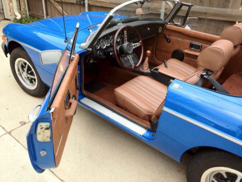 1976 mg b with new interior