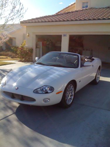 2002 jaguar xkr convertible....rare white..84k miles...excellent condition..a+++