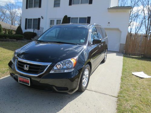 2010 honda odyssey fully loaded!!! 8 seater,  one owner!!
