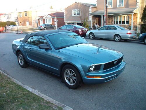 2005 ford mustang convertible no reserve !!!!!!!!!!!!