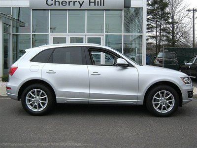 We finance!! premium suv 3.2l cd awd leather seating surfaces heated front seats