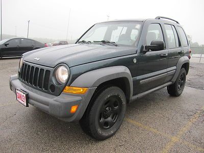2005 jeep liberty sport 4x4.v6 4wd , automatic ,looks and runs great !! 03 04