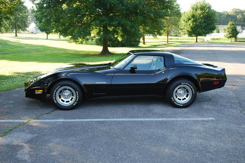 1982 chevrolet corvette t-tops, factory black *only* 18,200 miles, 3 owners